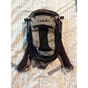 NEW CABELAS Merritt 8 1.5L Hydration Pack Hiking Running Travel Water Backpack